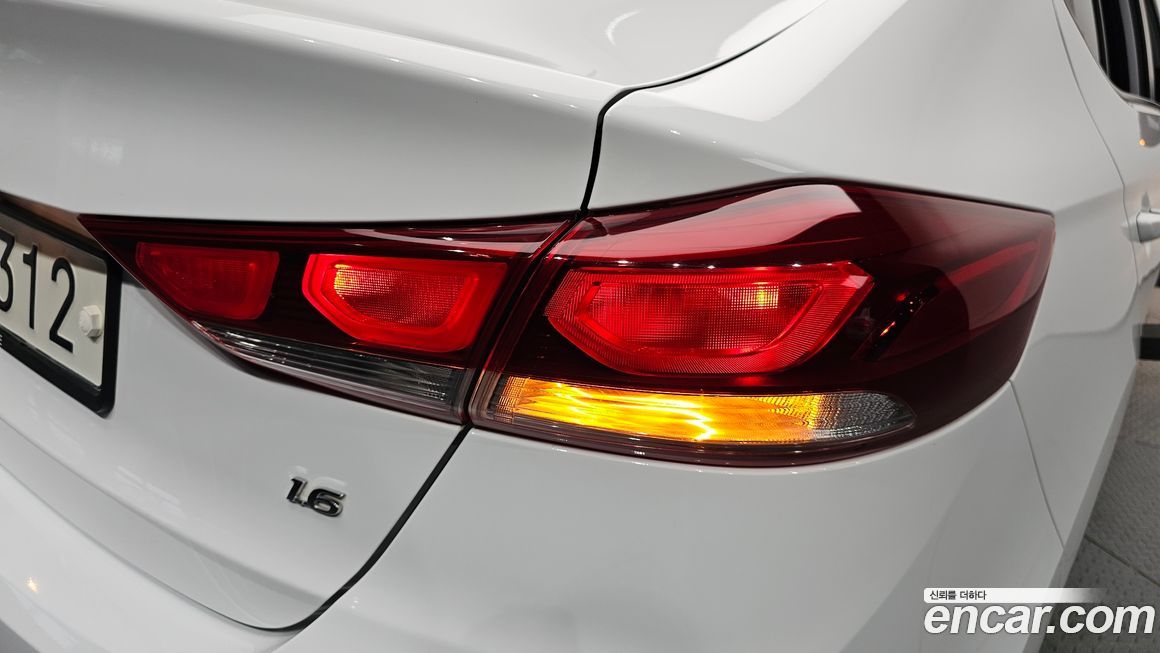 Hyundai AVANTE 2018