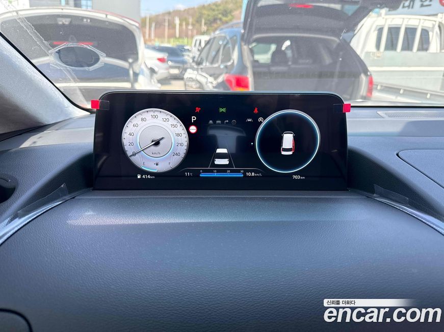 Hyundai Staria 2025