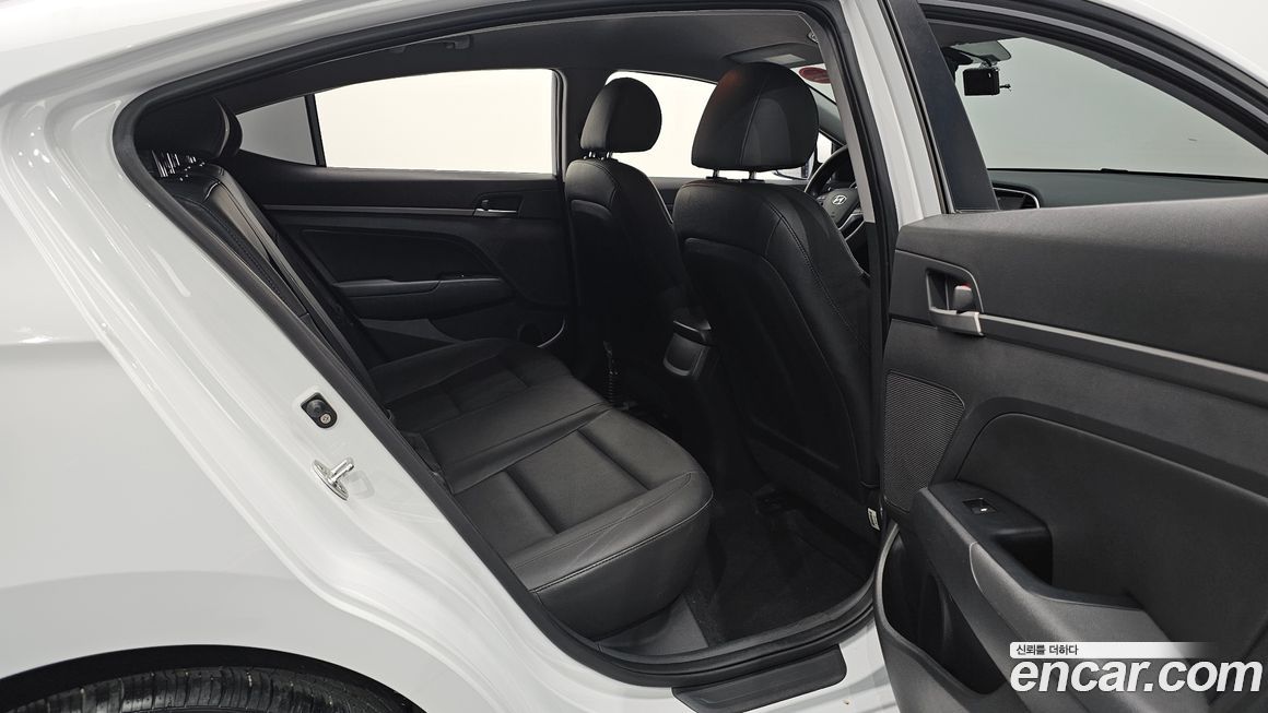 Hyundai AVANTE 2018