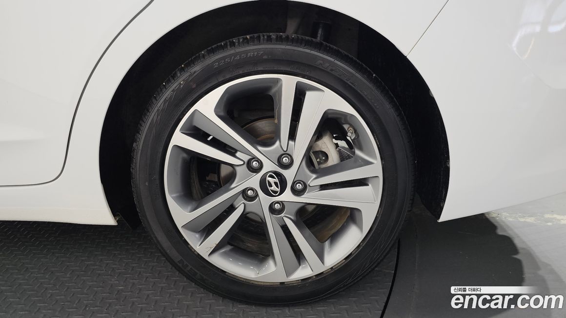 Hyundai AVANTE 2018