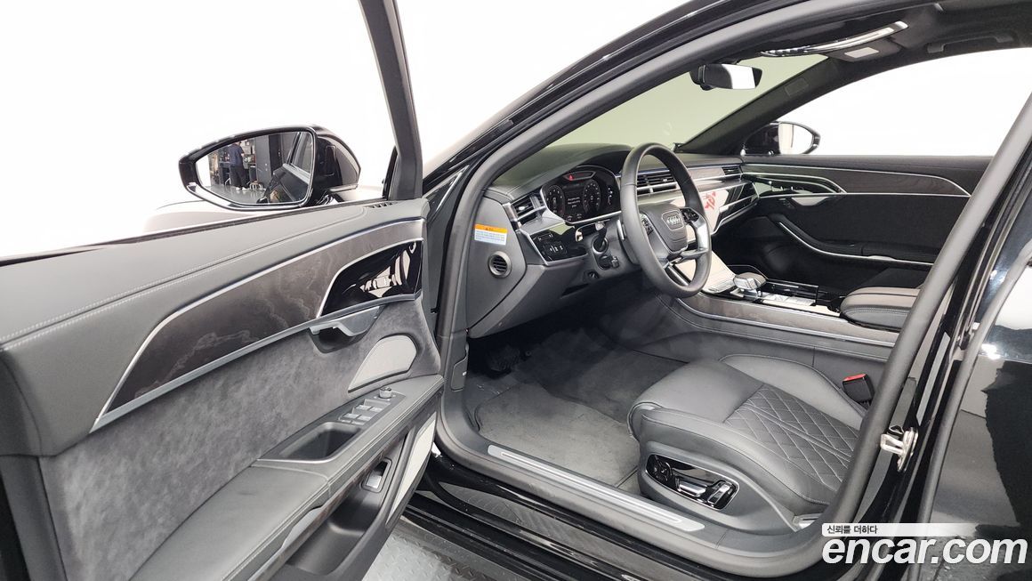 Audi A8 2025