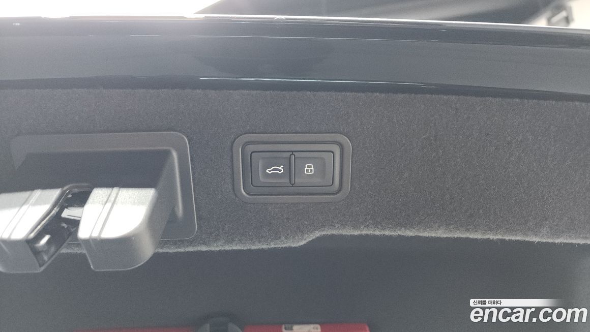 Audi A8 2025
