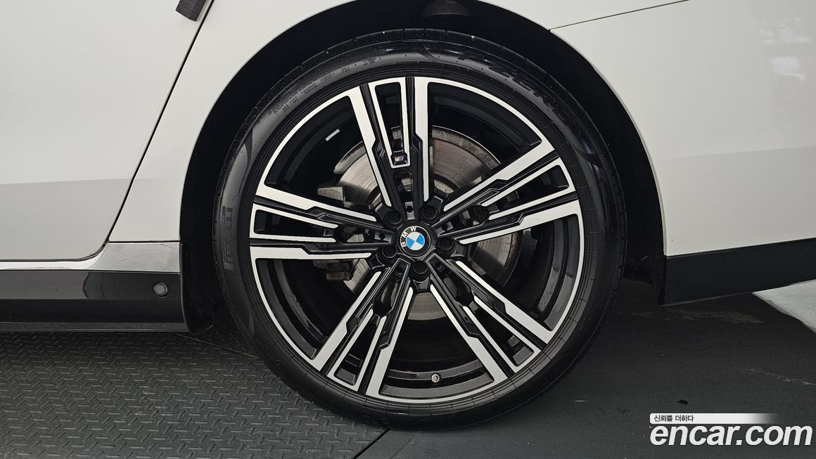 BMW 7-Series 2023