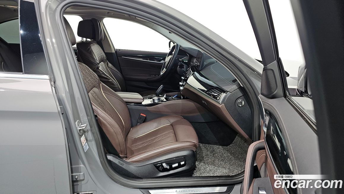 BMW 5-Series 2022