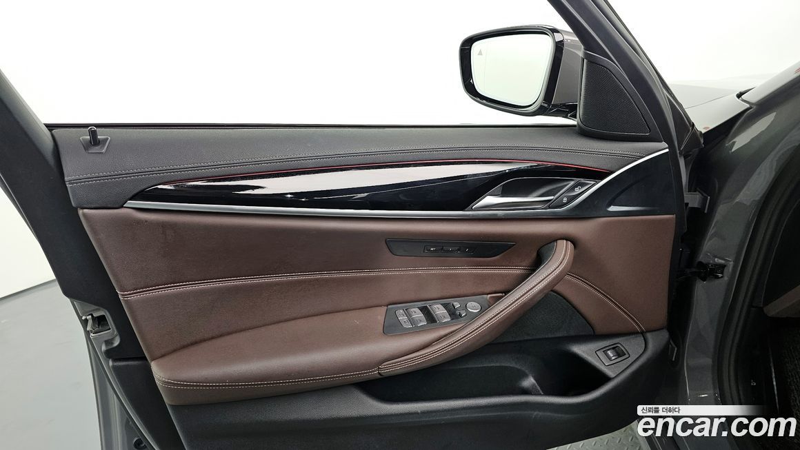 BMW 5-Series 2022