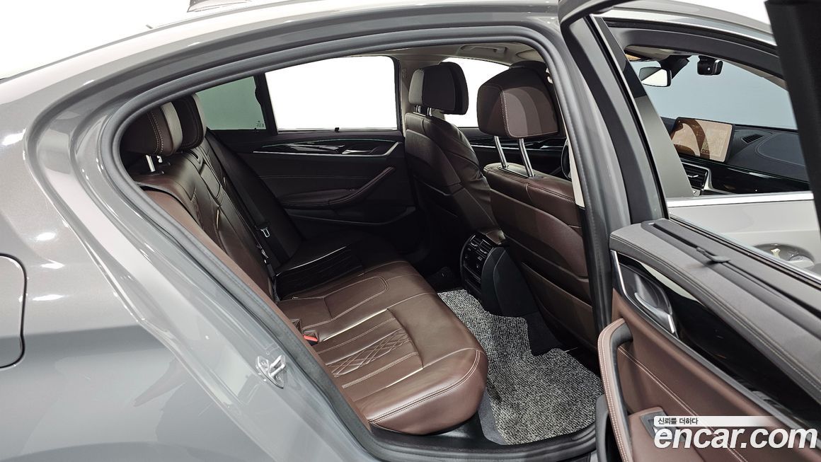 BMW 5-Series 2022