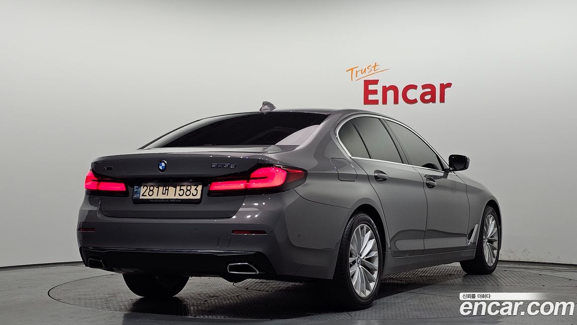 BMW 5-Series 2022