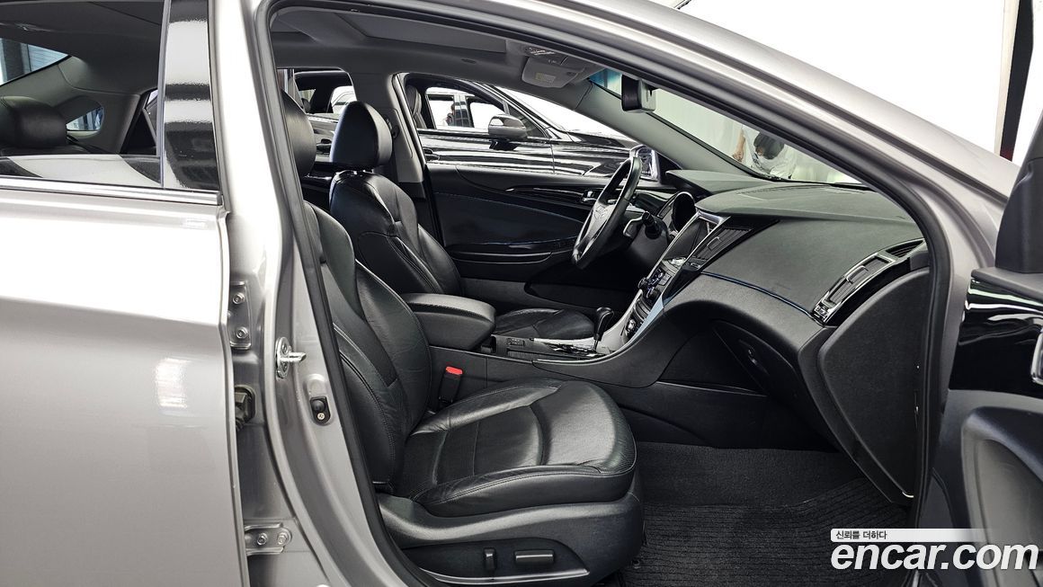 Hyundai Sonata 2010
