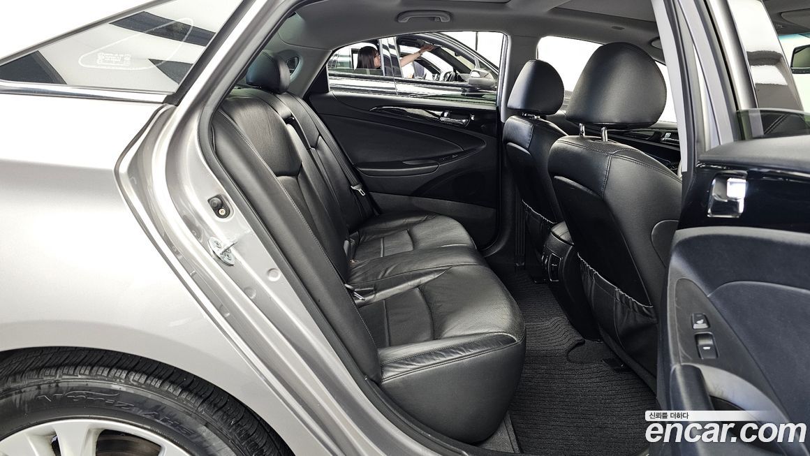 Hyundai Sonata 2010