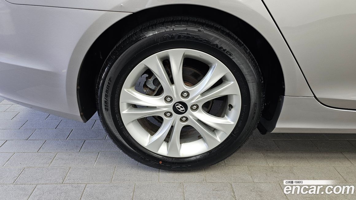 Hyundai Sonata 2010