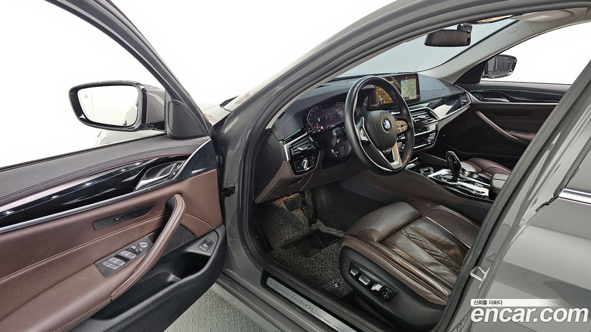 BMW 5-Series 2022