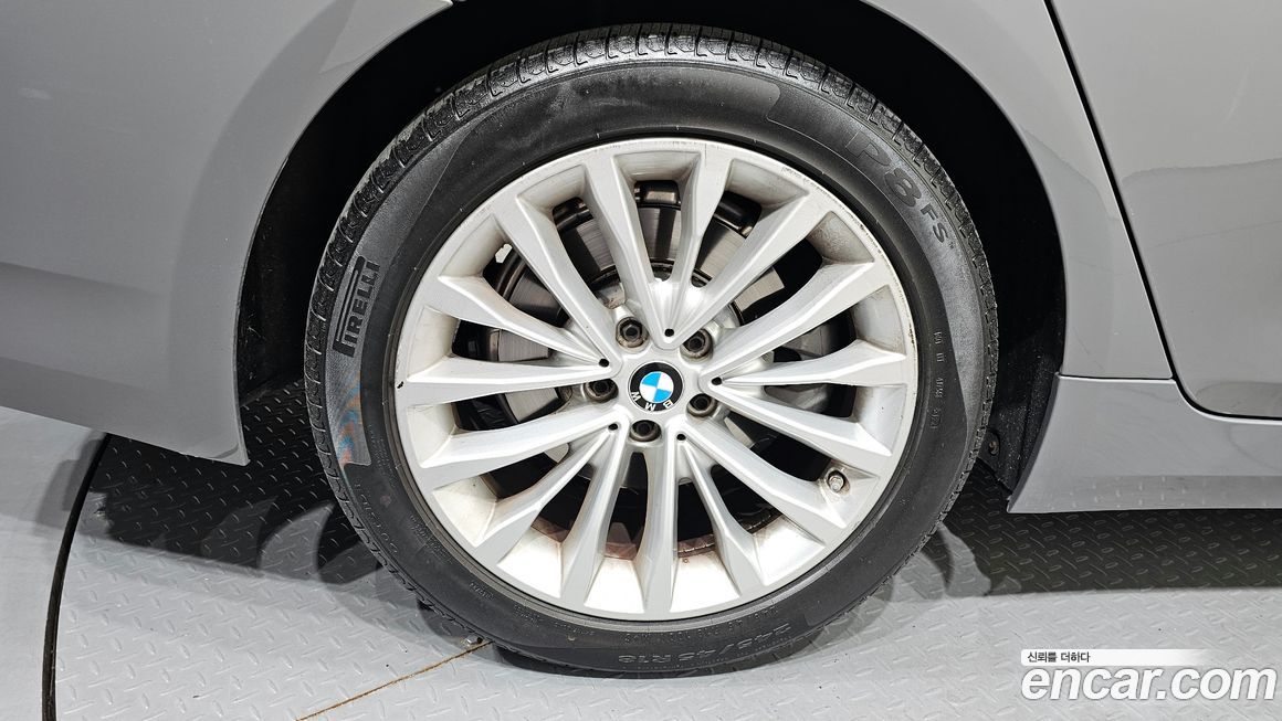 BMW 5-Series 2022