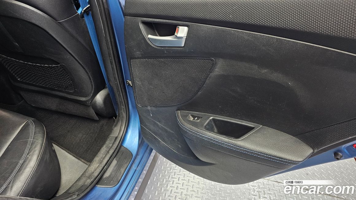 Hyundai Veloster 2015