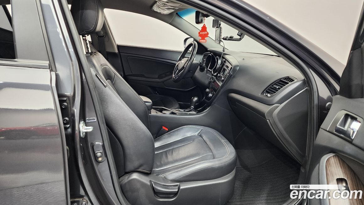 Kia K5 2011