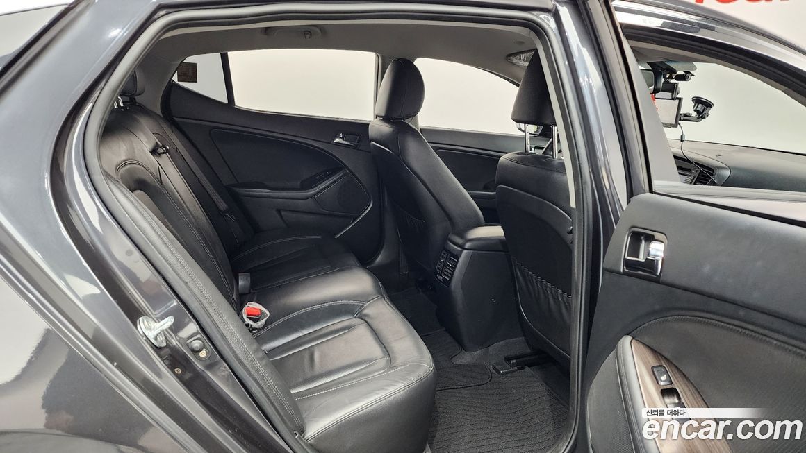 Kia K5 2011