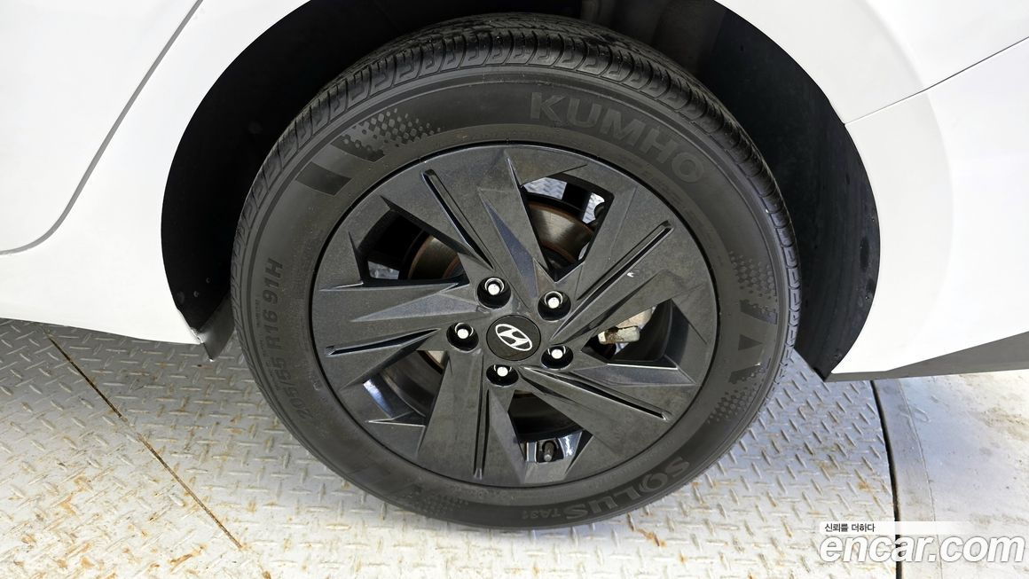 Hyundai AVANTE 2023