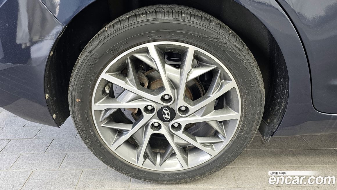 Hyundai AVANTE 2020