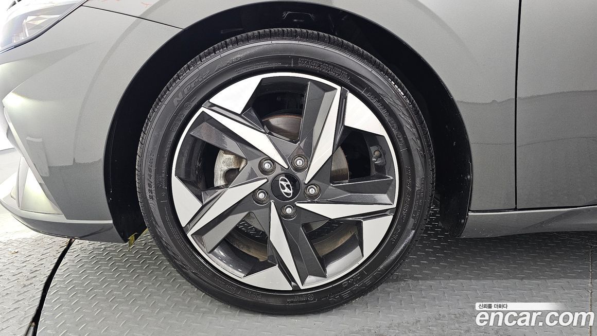 Hyundai AVANTE 2021