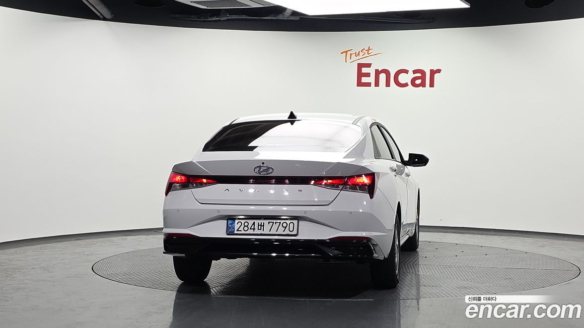 Hyundai AVANTE 2021