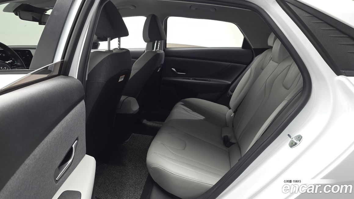 Hyundai AVANTE 2021