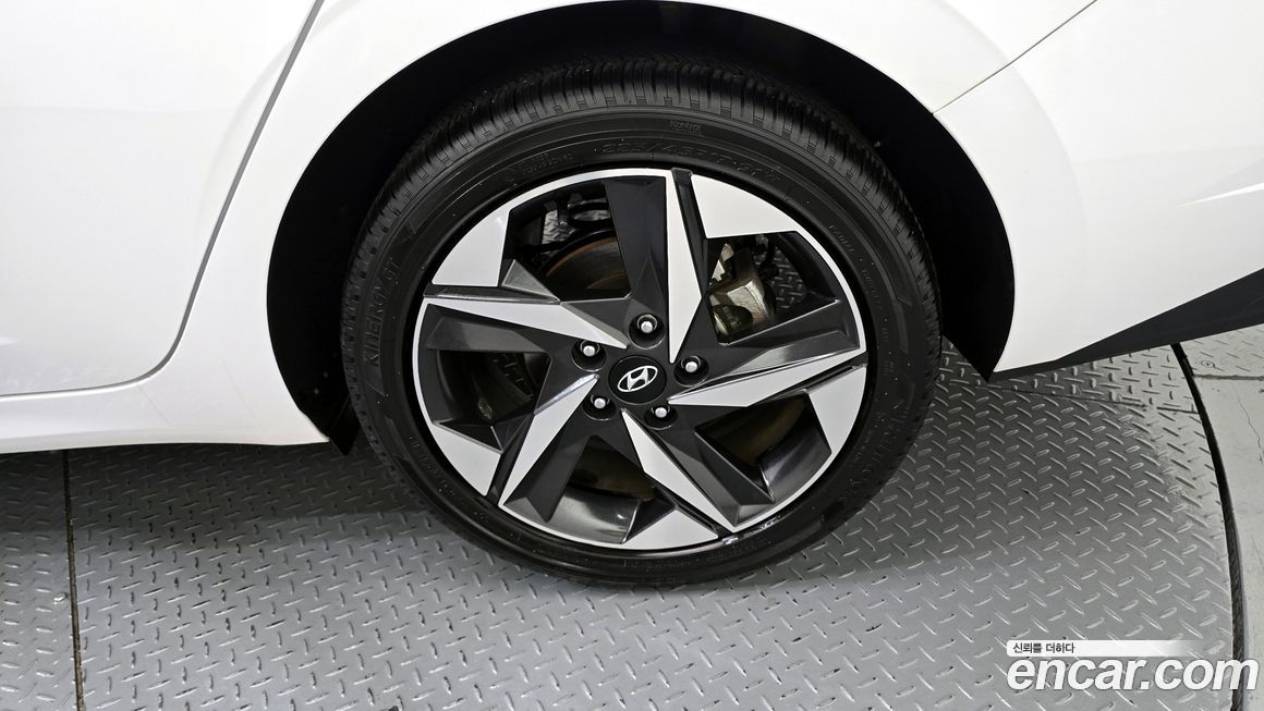 Hyundai AVANTE 2021