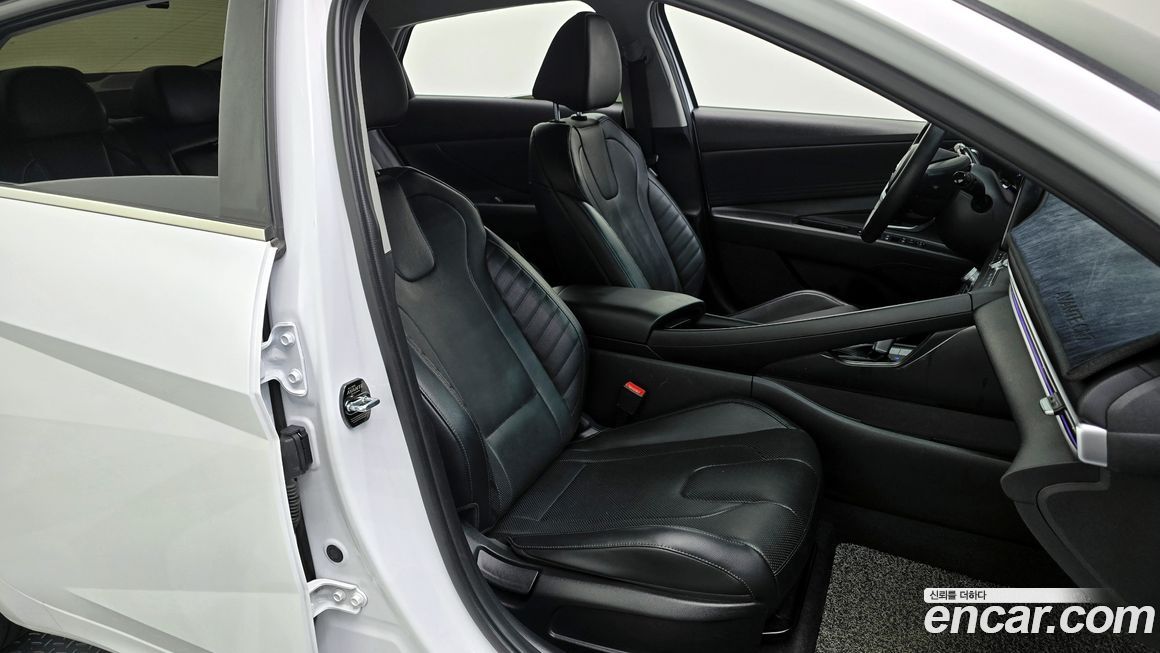 Hyundai AVANTE 2021