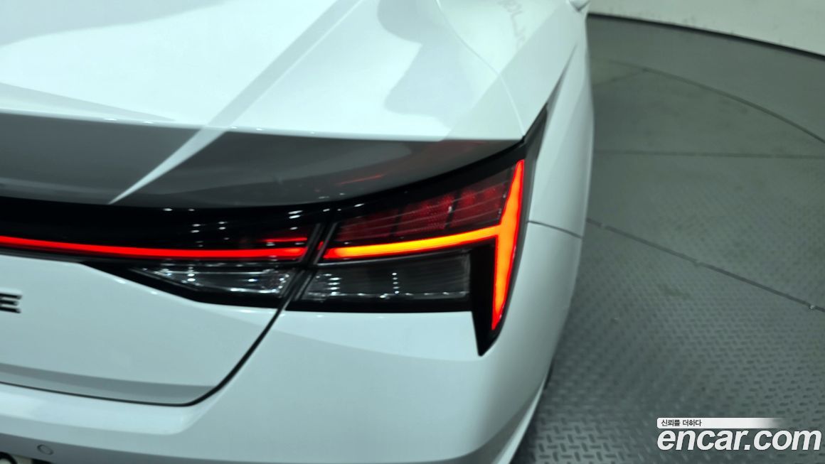 Hyundai AVANTE 2021