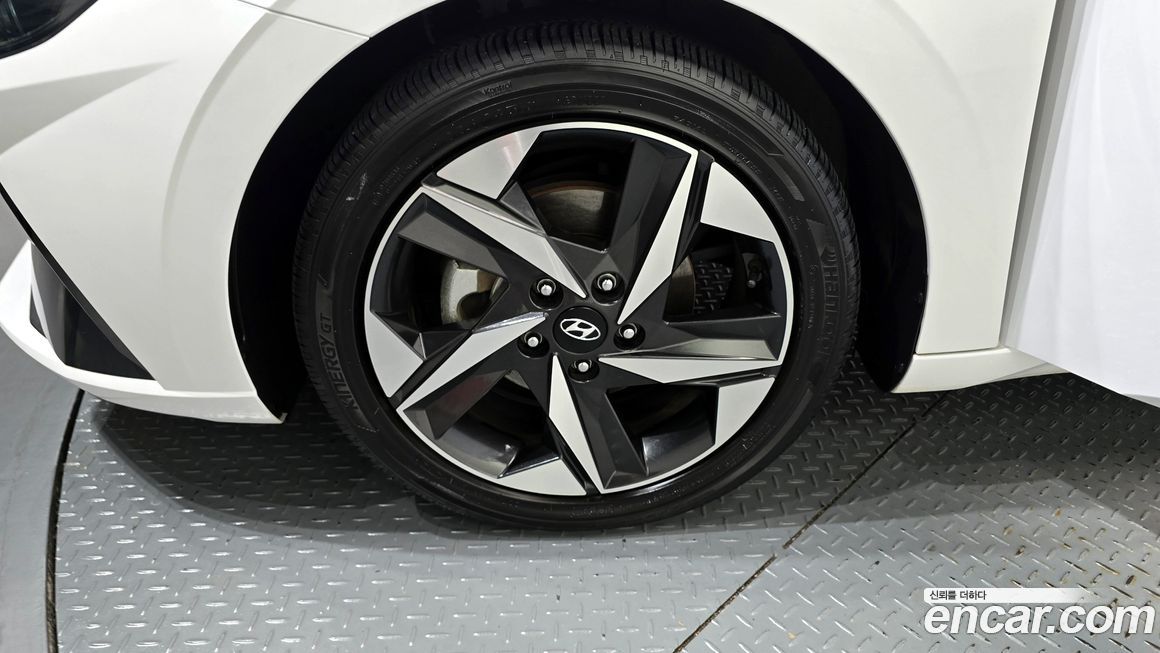 Hyundai AVANTE 2021