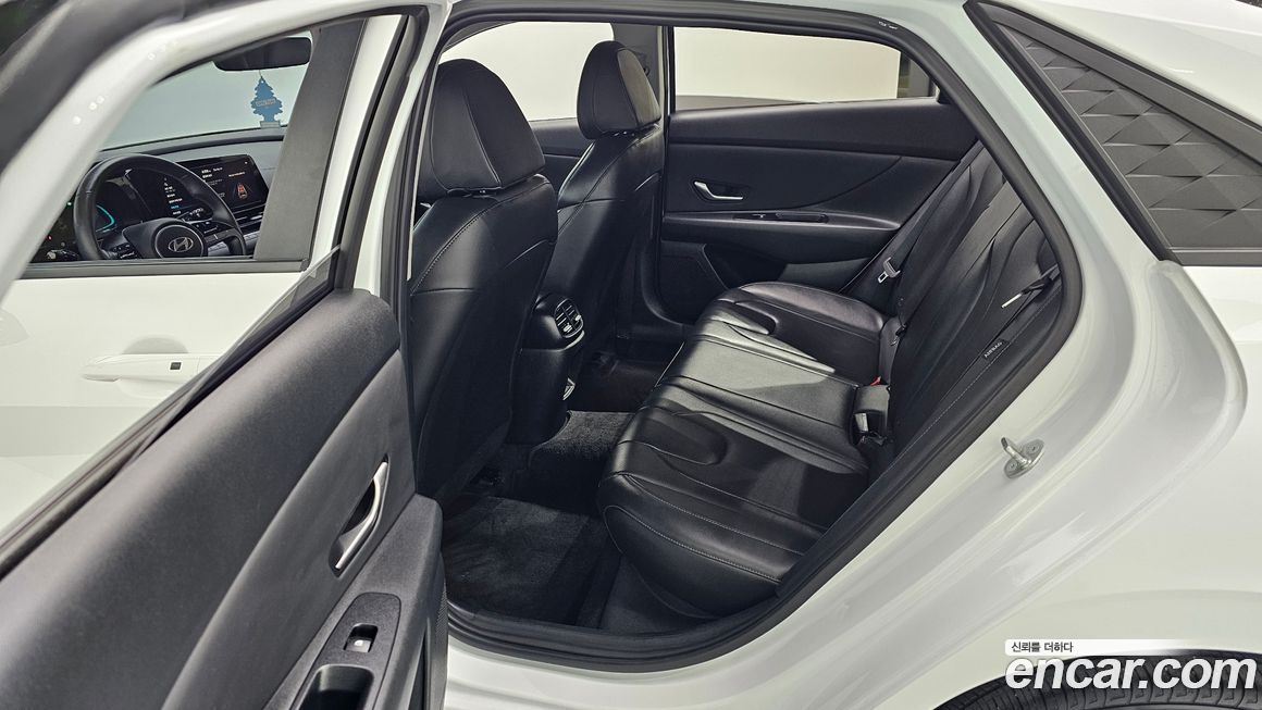 Hyundai AVANTE 2025