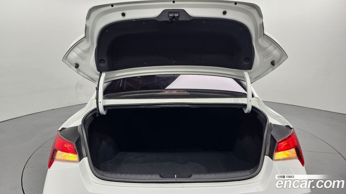 Hyundai AVANTE 2025