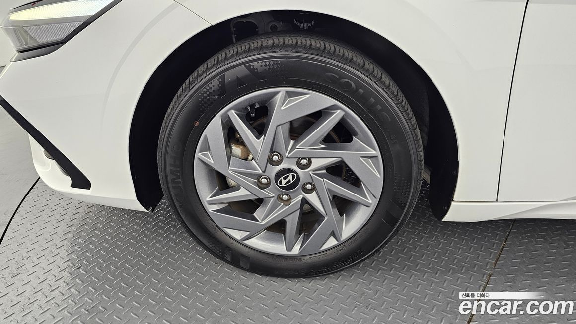 Hyundai AVANTE 2025