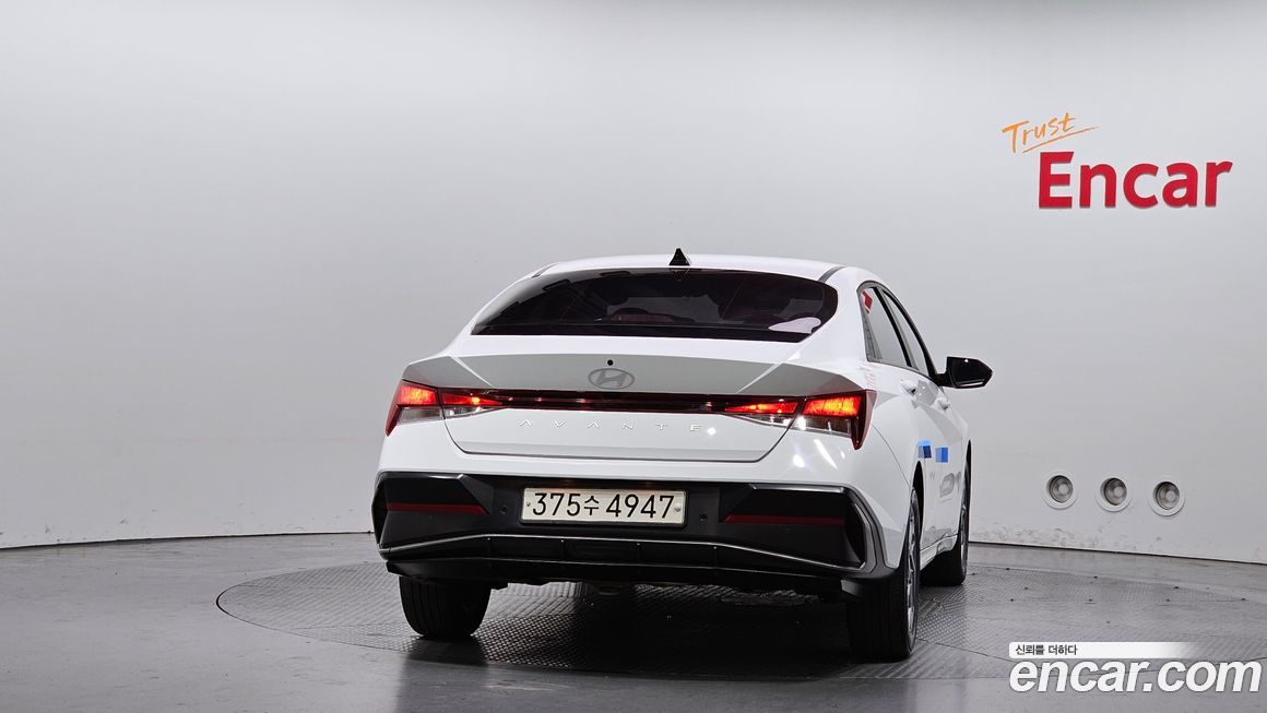 Hyundai AVANTE 2025