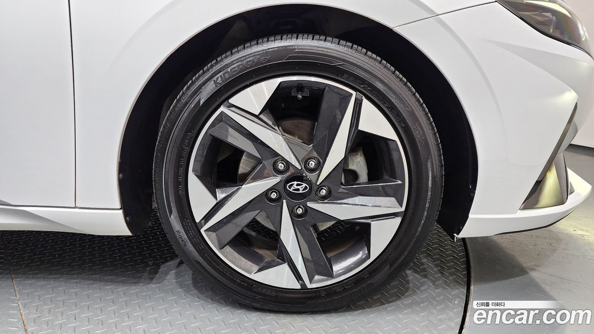 Hyundai AVANTE 2021