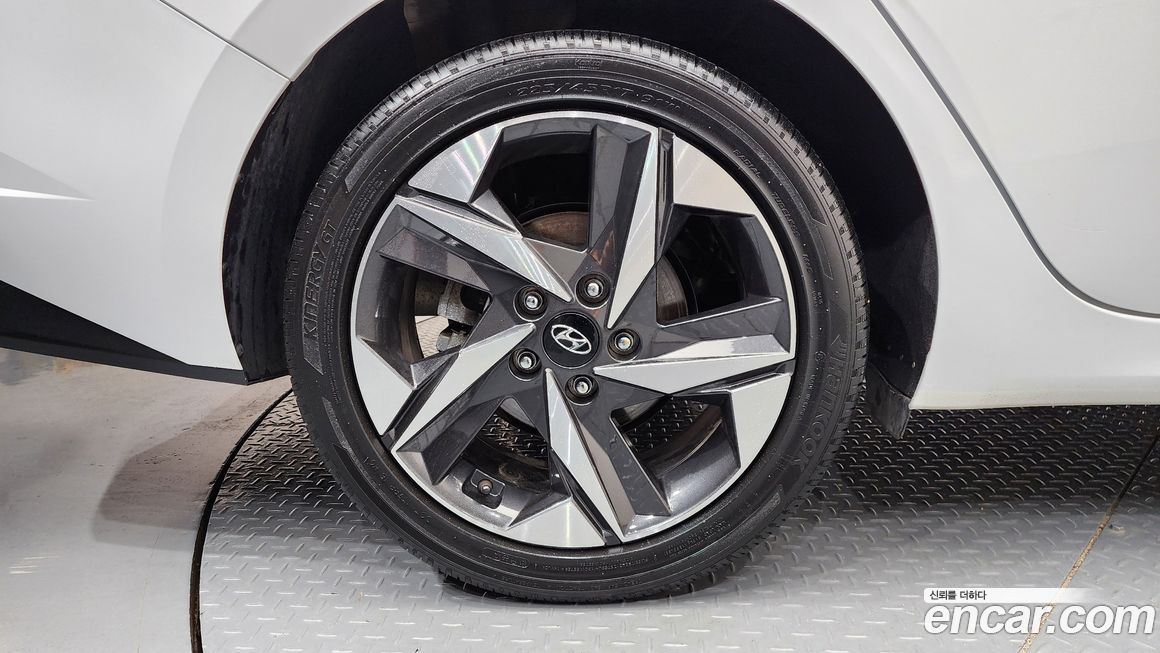 Hyundai AVANTE 2021