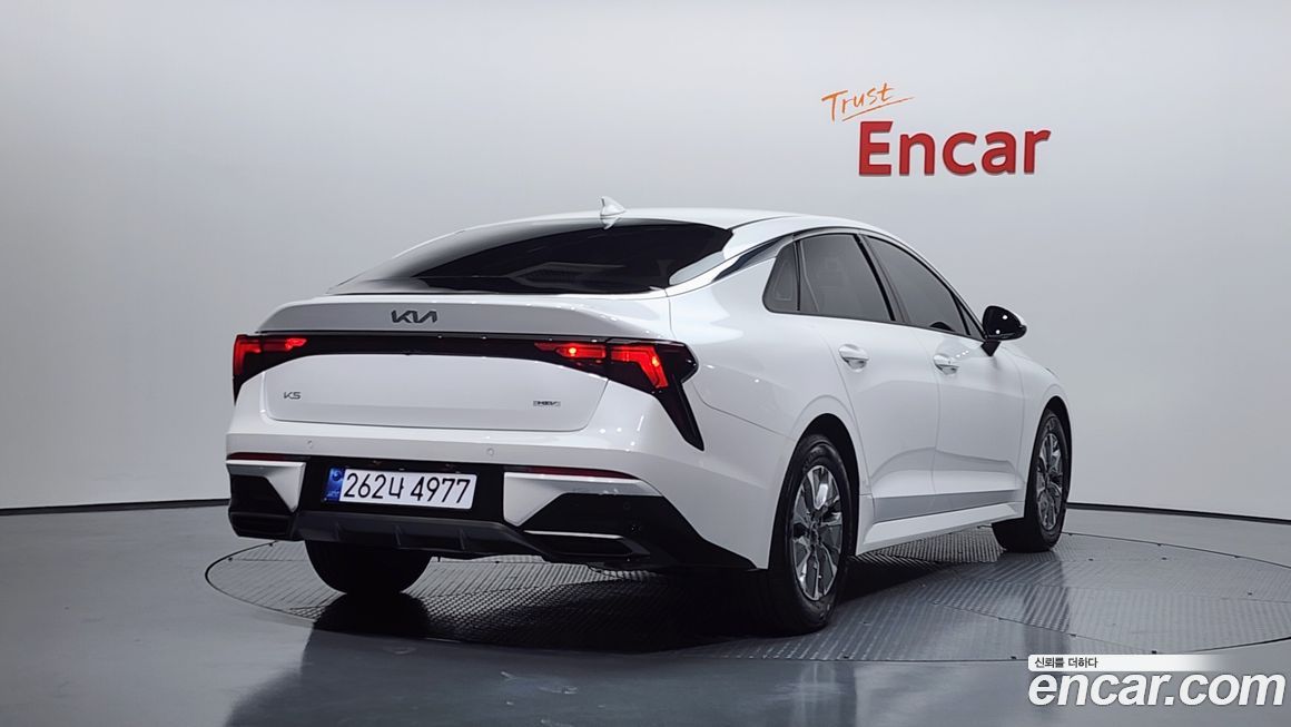 Kia K5 2025