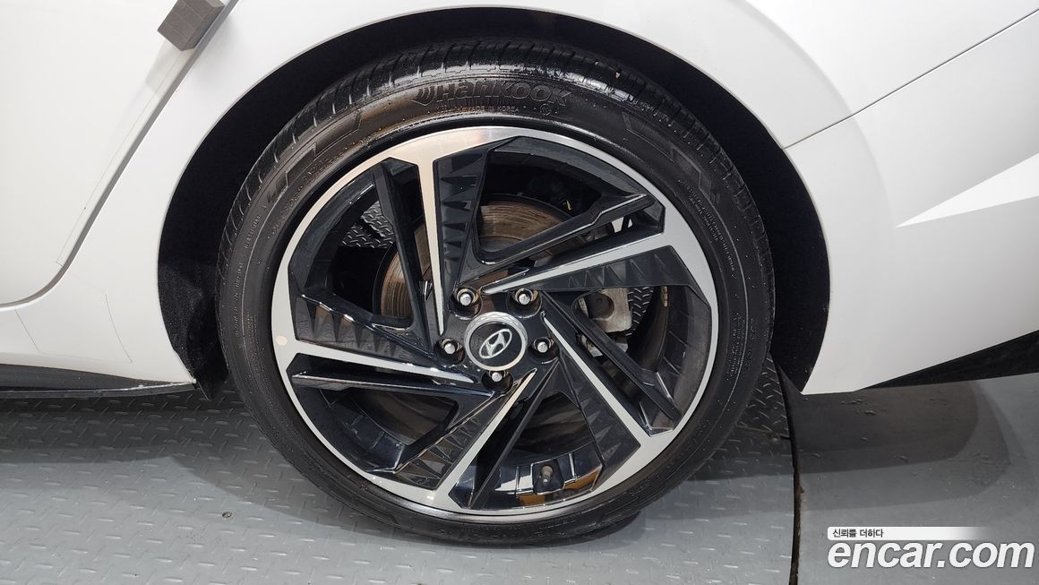 Hyundai AVANTE 2021