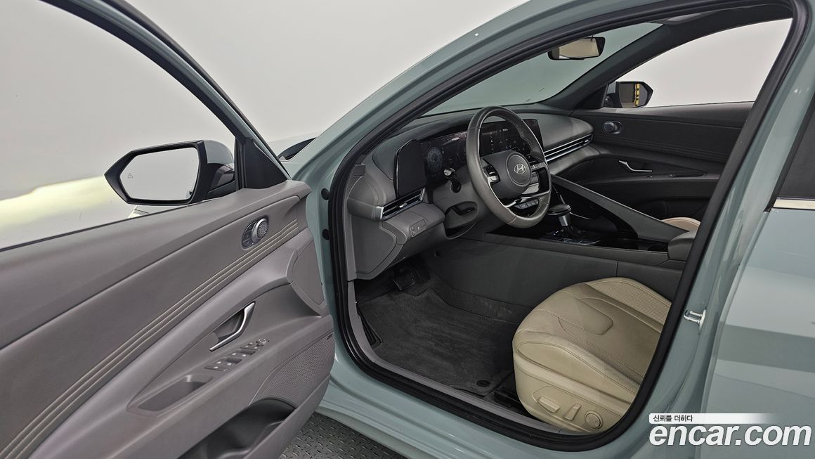 Hyundai AVANTE 2025