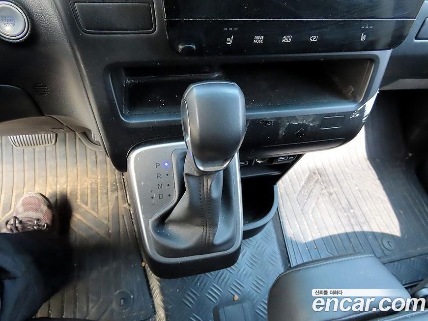 Hyundai Staria 2024