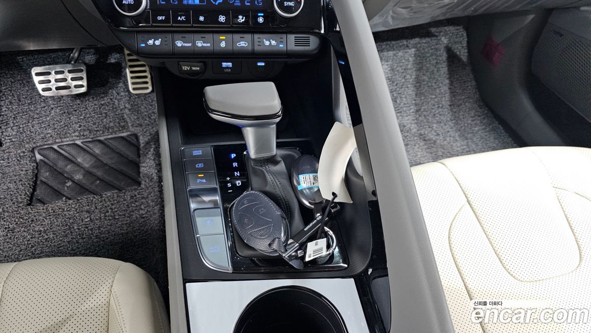 Hyundai AVANTE 2025