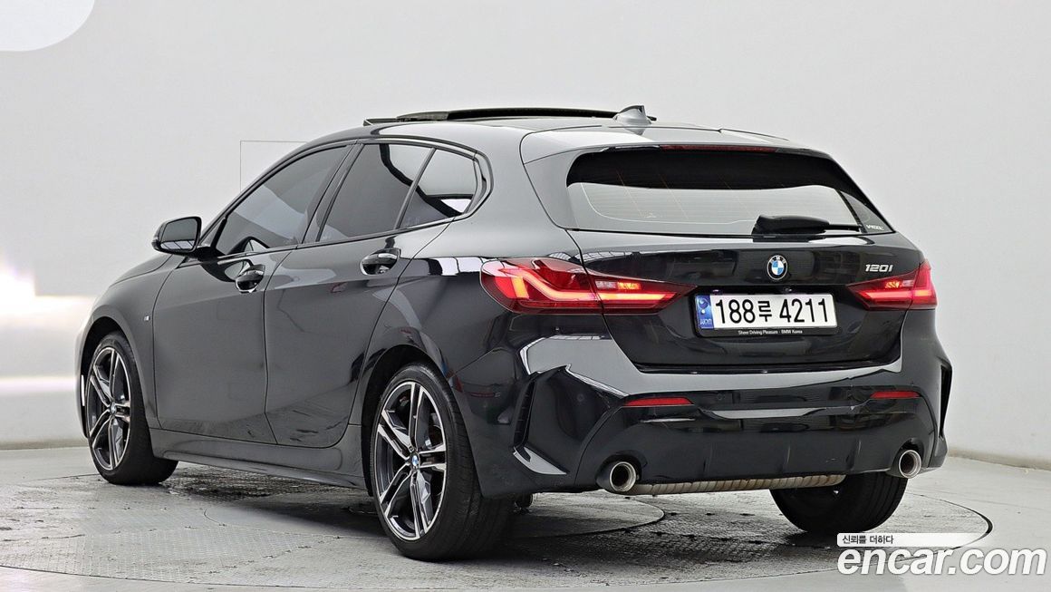 BMW 1-Series 2023