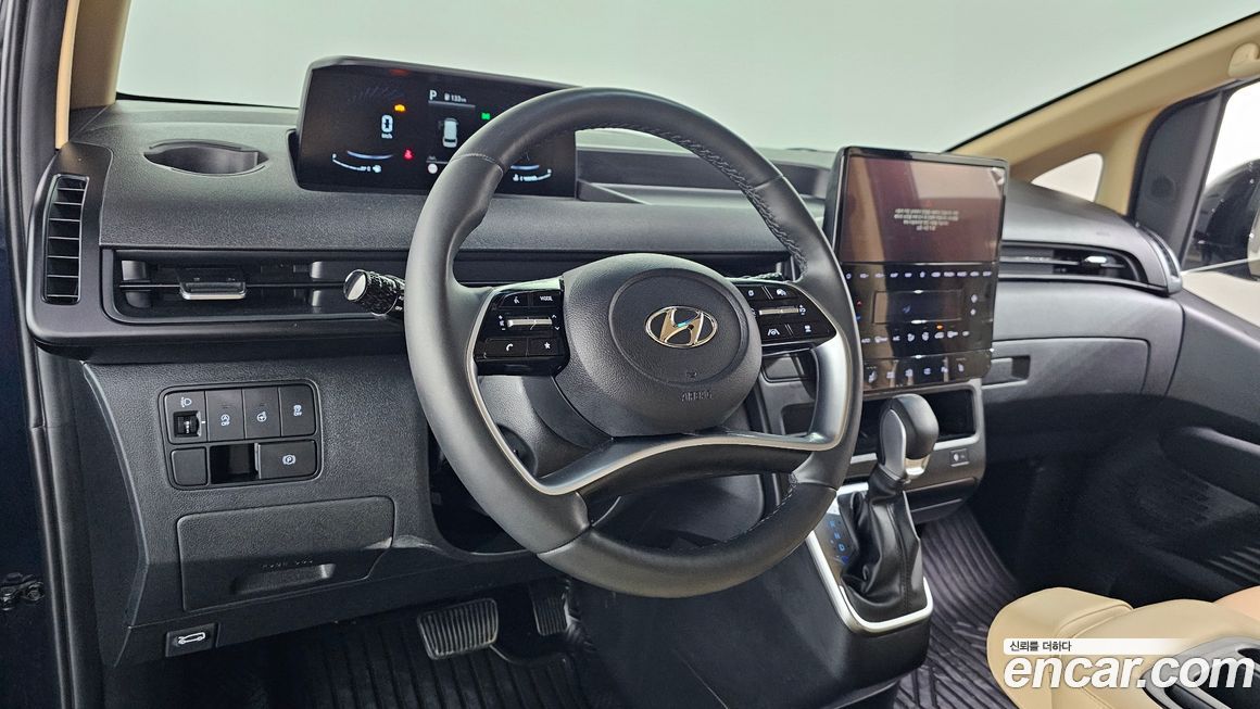 Hyundai Staria 2024