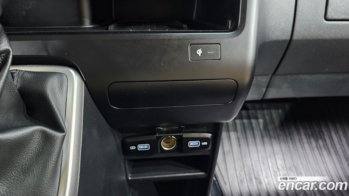 Hyundai Staria 2024