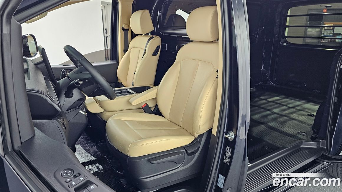 Hyundai Staria 2024