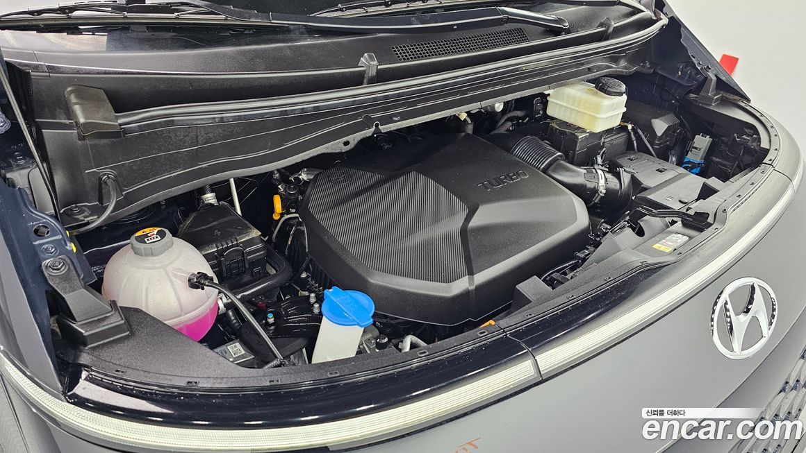 Hyundai Staria 2024