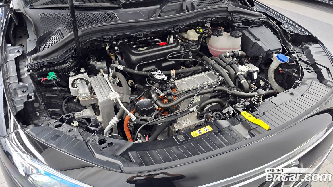 Mercedes-Benz EQA 2021