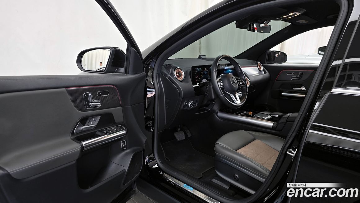 Mercedes-Benz EQA 2021