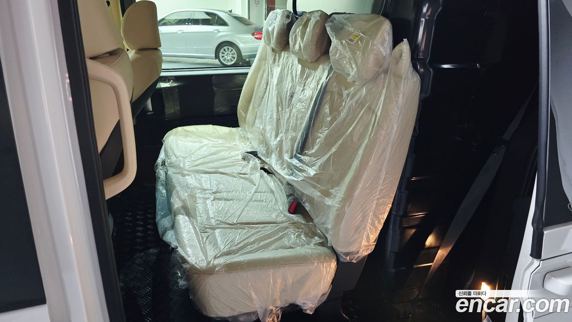 Hyundai Staria 2025