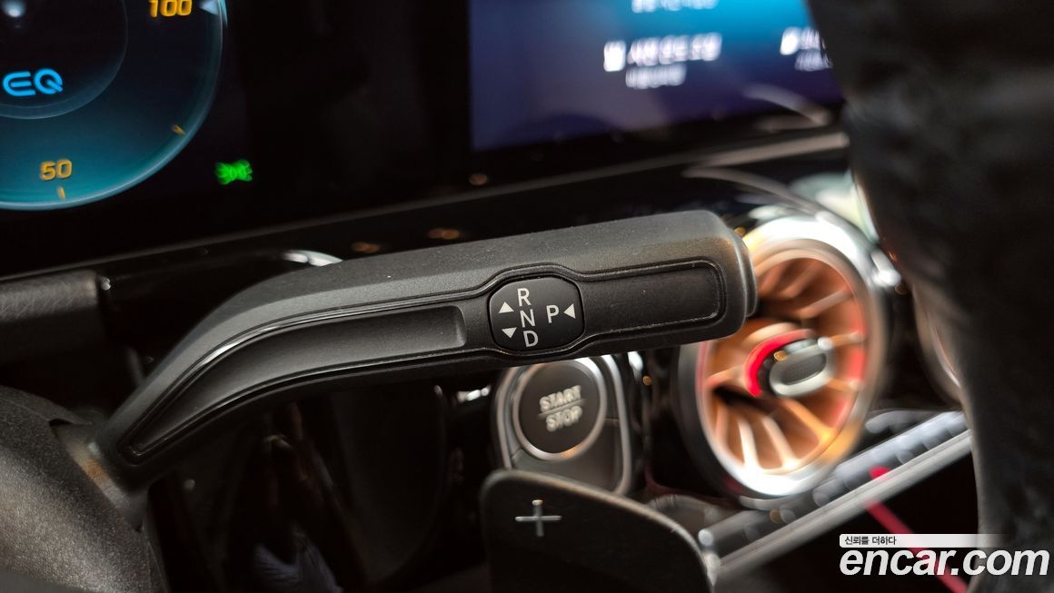 Mercedes-Benz EQA 2021