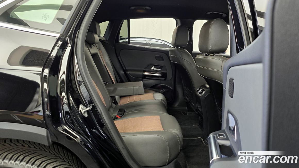 Mercedes-Benz EQA 2021