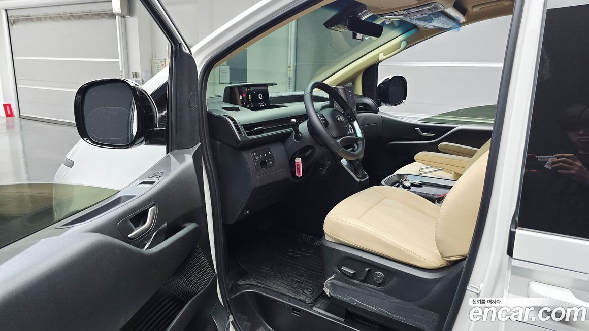 Hyundai Staria 2025
